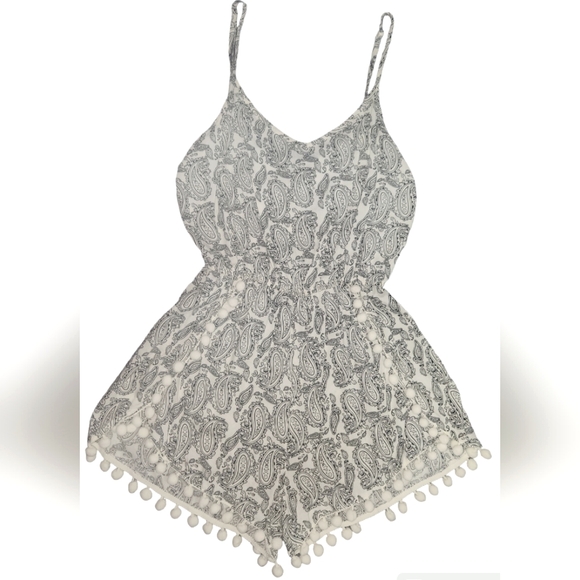 5th & Love Pants - Bohemian Paisley Romper V Neck XL